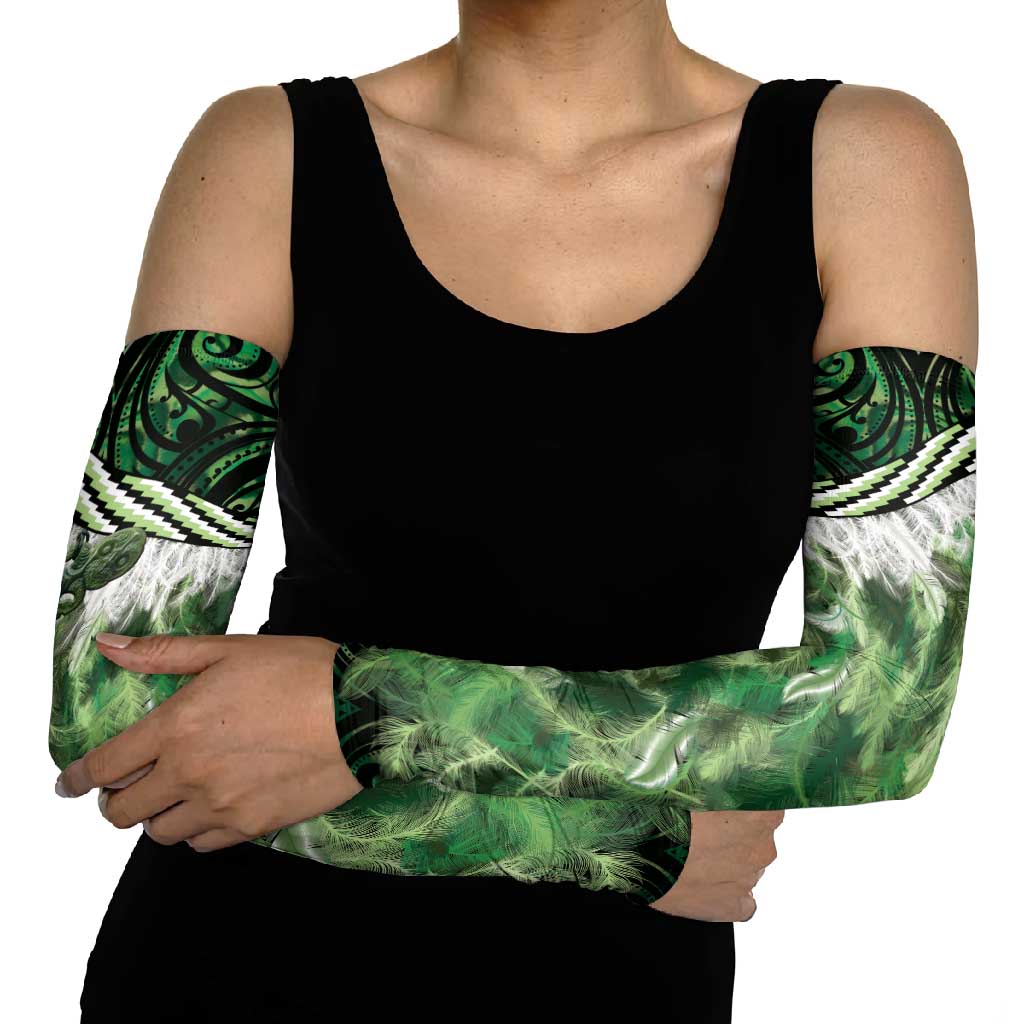 Green Traditional Cloak Aotearoa Arm Sleeves Maori Paua Shell Korowai Pattern - Polynesian Pride