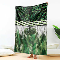 Green Traditional Cloak Aotearoa Blanket Maori Paua Shell Korowai Pattern