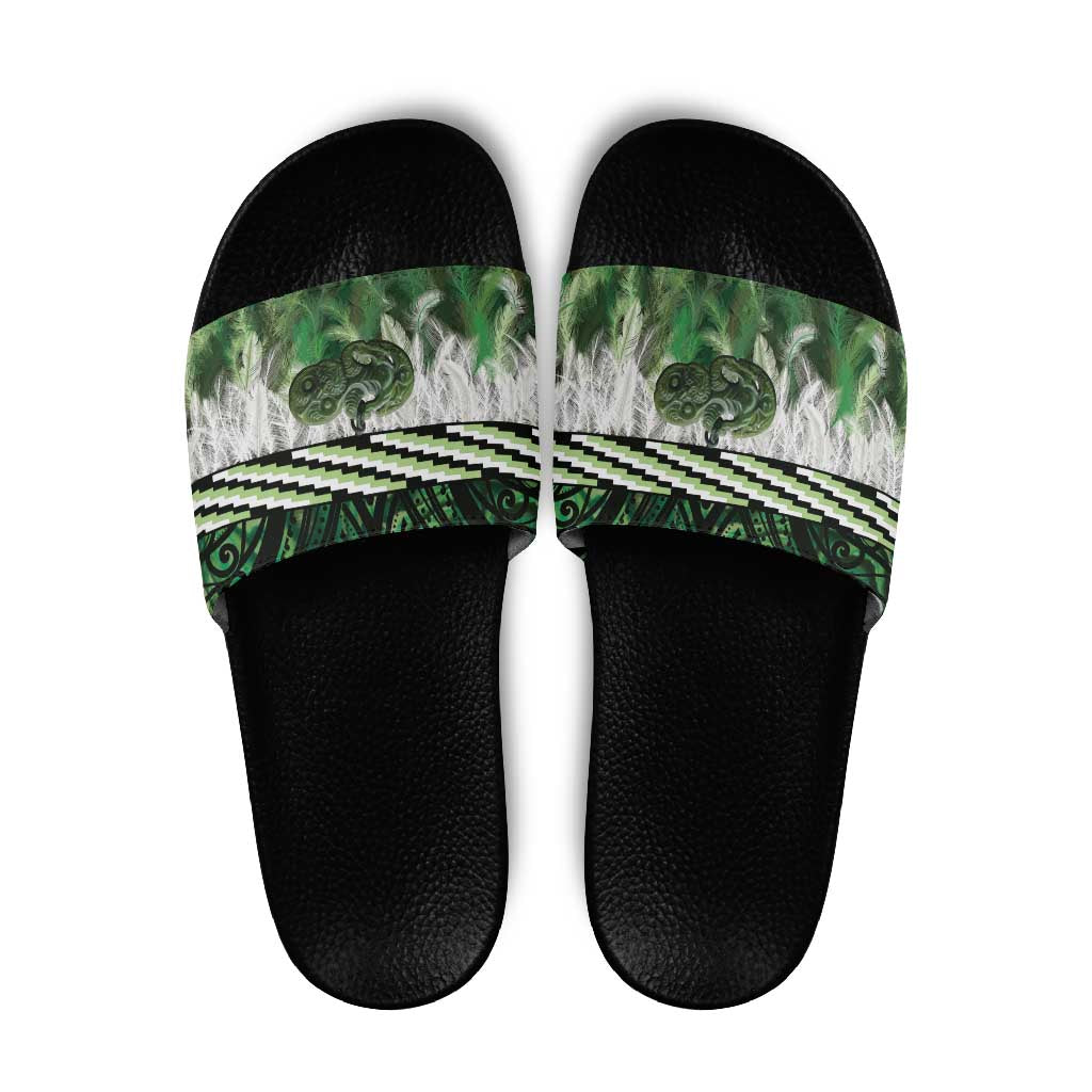 Green Traditional Cloak Aotearoa Slide Sandals Maori Paua Shell Korowai Pattern - Polynesian Pride