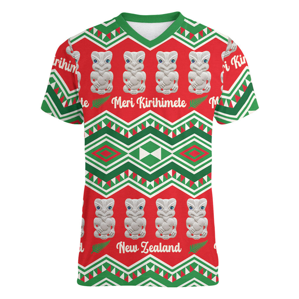 New Zealand Christmas In July Women V-Neck T-Shirt Meri Kirihimete Hei Tiki Taniko Motifs Seamless