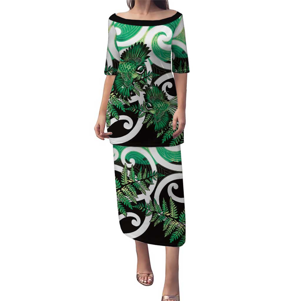 Piwakawaka New Zealand Matariki Family Matching Puletasi and Hawaiian Shirt Maori New Year Silver Fern Green Galaxy LT14 Mom's Dress Green - Polynesian Pride