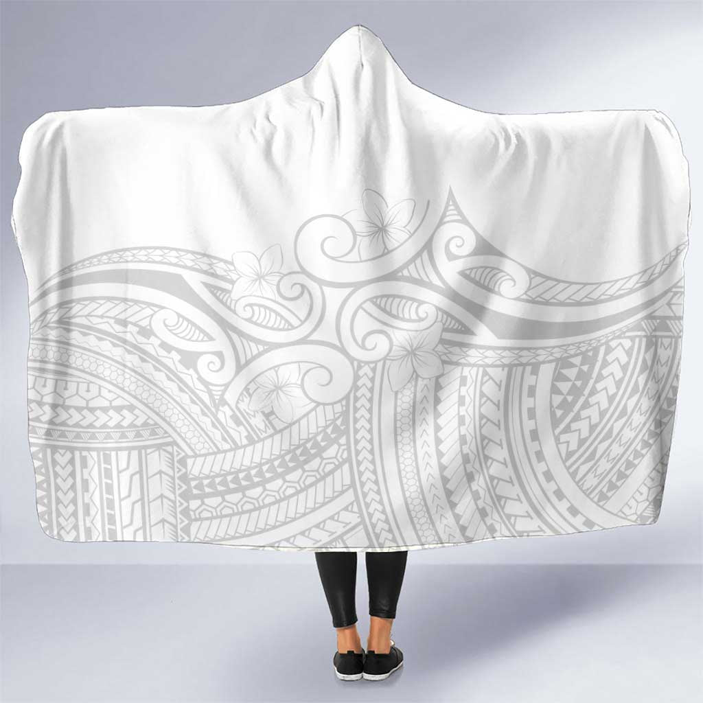 Polynesia White Sunday Hooded Blanket Plumeria Polynesian Tribal Grey Color - Polynesian Pride