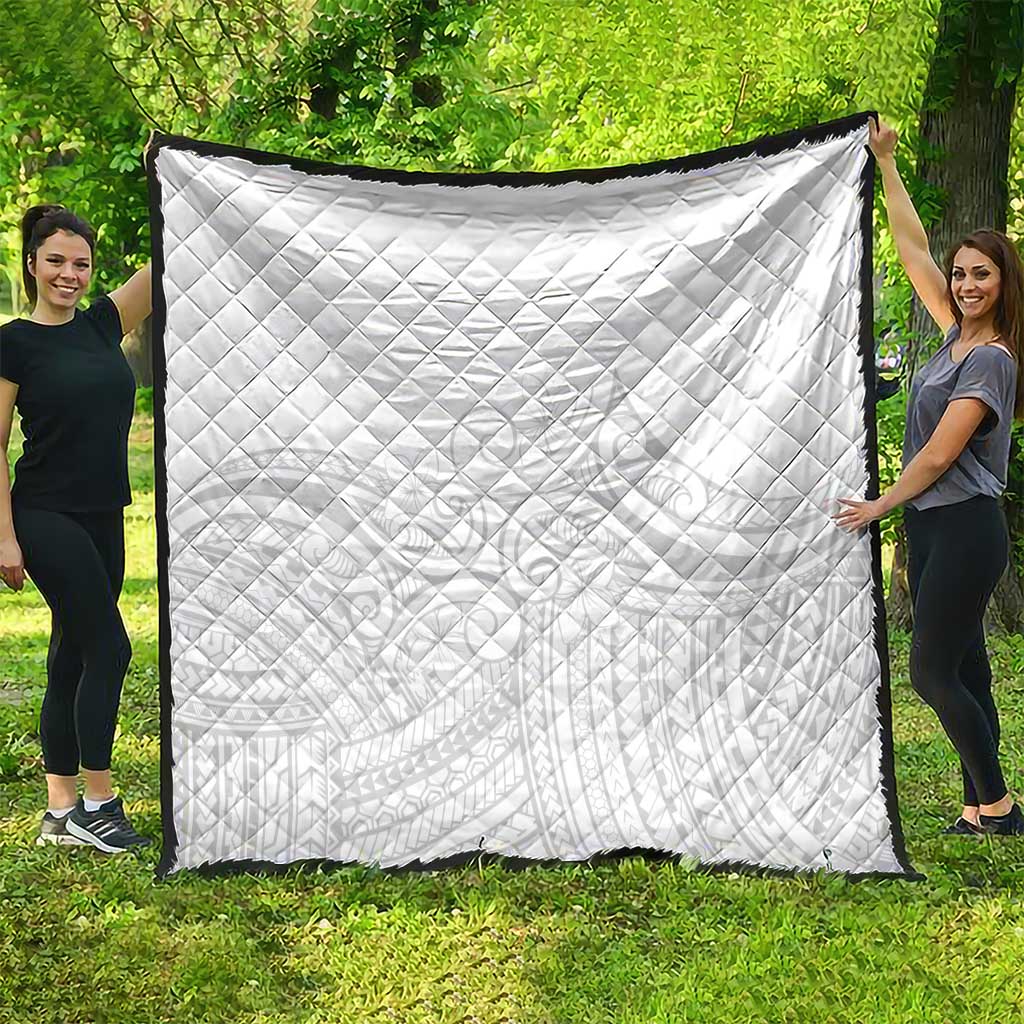 Polynesia White Sunday Quilt Plumeria Polynesian Tribal Grey Color - Polynesian Pride