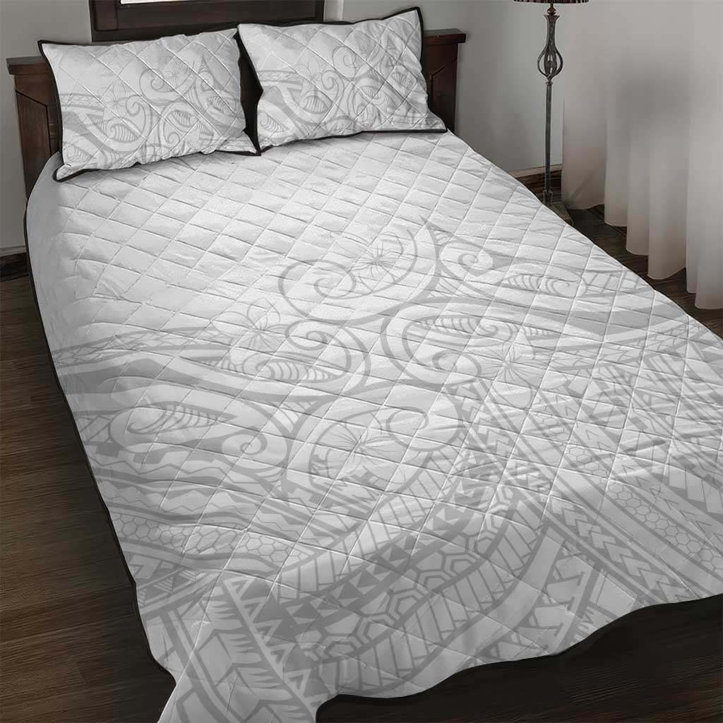 Polynesia White Sunday Quilt Bed Set Plumeria Polynesian Tribal Grey Color - Polynesian Pride