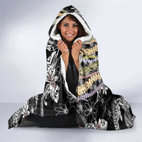 Black Palaka Hawaii Leis Hooded Blanket Hawaiian-plaid Elegant Tropical Vibes - Polynesian Pride