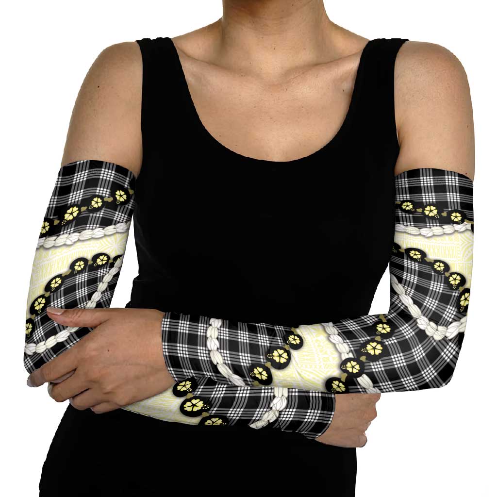 Black Palaka Hawaii Arm Sleeves Kukui Nut Pikake Lei Hawaiian Tapa Pattern - Polynesian Pride