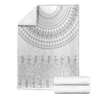 Niue White Sunday Blanket Tapu Fanau Ia Puakenikeni Hiapo Pattern - Polynesian Pride