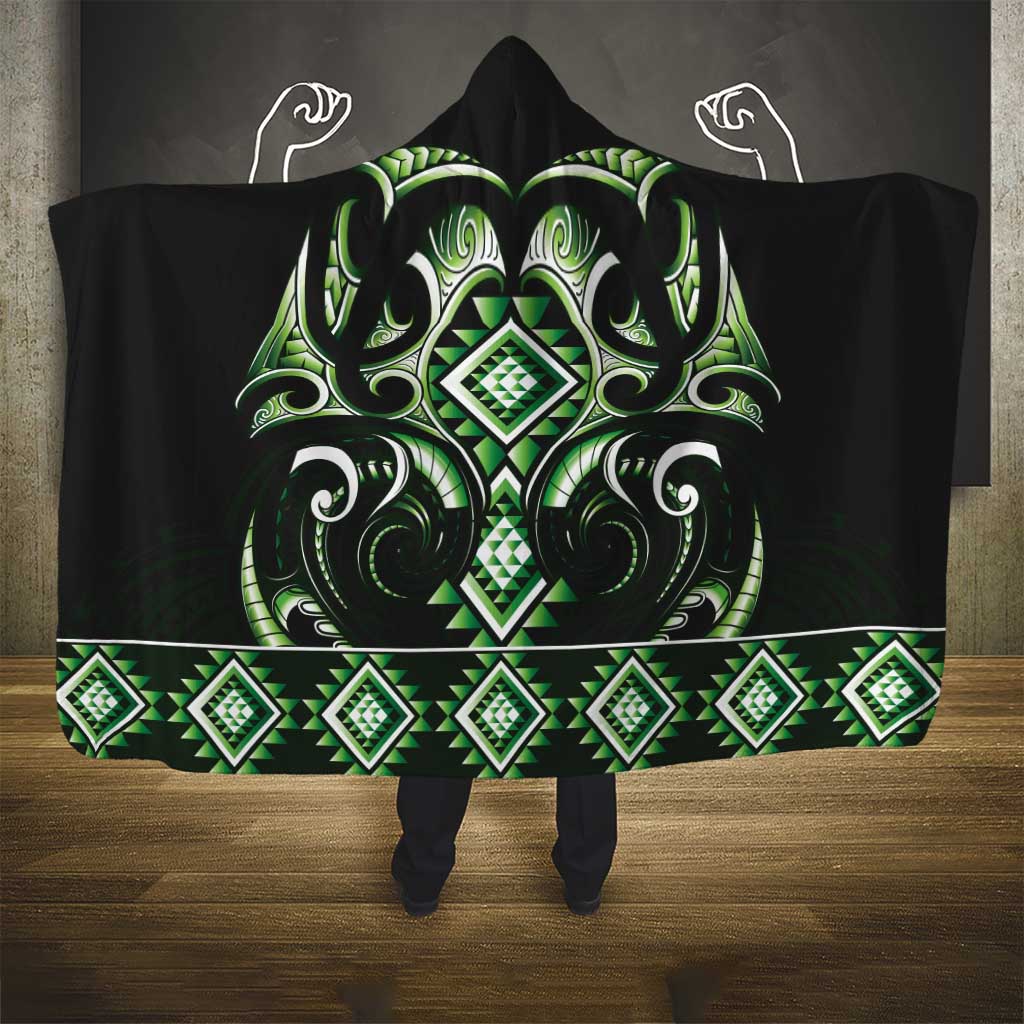 Green Ngaru Taniko With Aotearoa Maori Tattoo Hooded Blanket LT14 - Polynesian Pride
