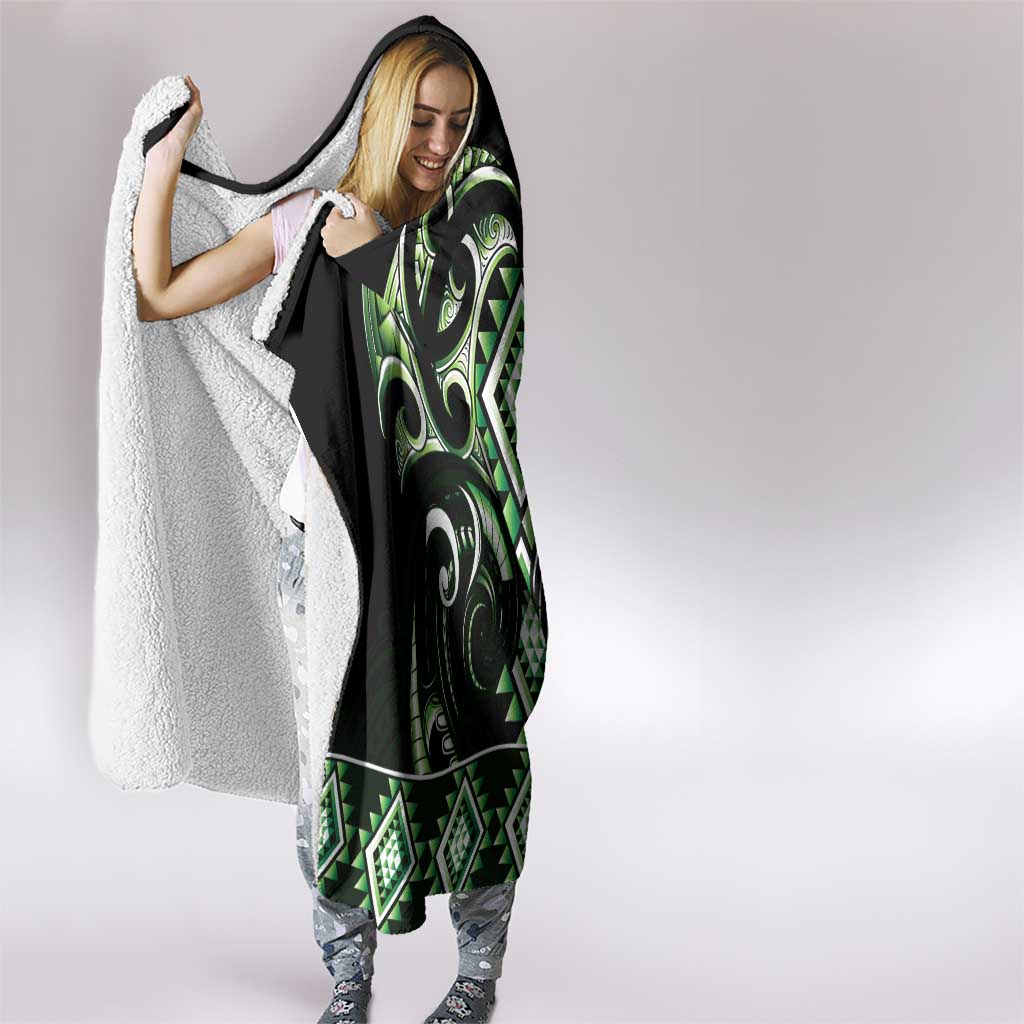 Green Ngaru Taniko With Aotearoa Maori Tattoo Hooded Blanket LT14 - Polynesian Pride