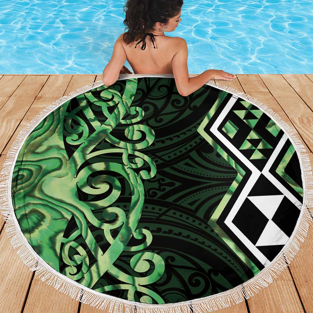 Green Aotearoa Beach Blanket Taniko Motifs With Paua Shell Kowhaiwhai
