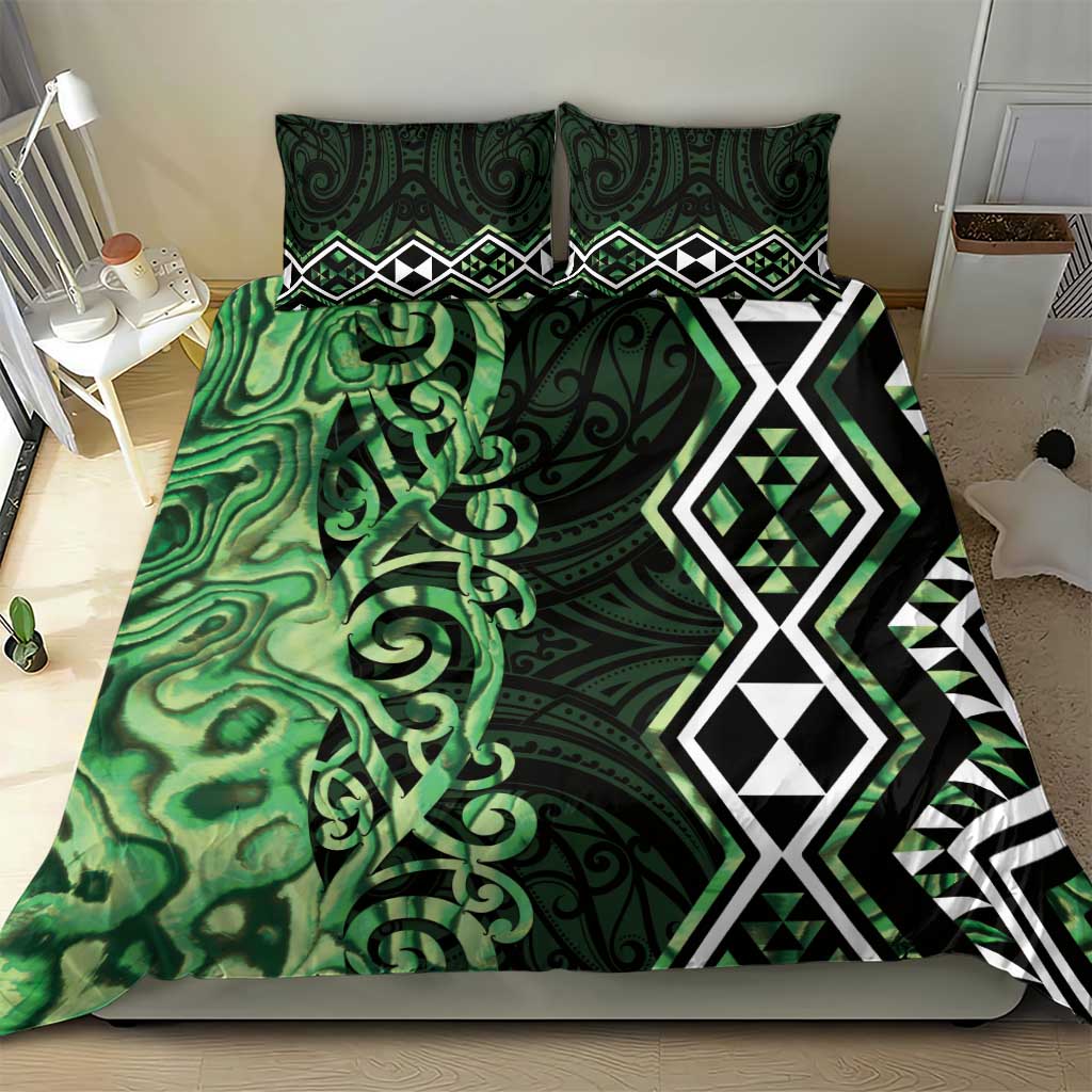 Green Aotearoa Bedding Set Taniko Motifs With Paua Shell Kowhaiwhai