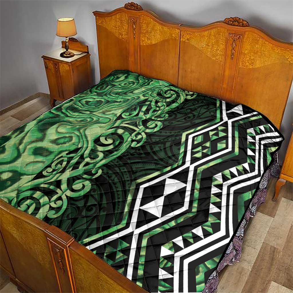 Green Aotearoa Quilt Taniko Motifs With Paua Shell Kowhaiwhai LT14 - Polynesian Pride