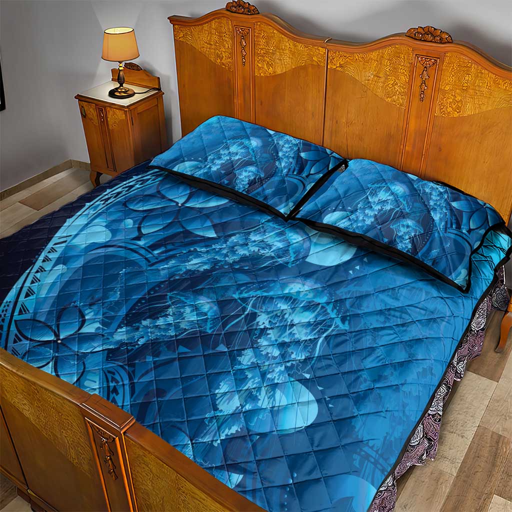 Blue Gradient Polynesia Jellyfish Quilt Bed Set Plumeria Polynesian Tattoo Glowing Vibes