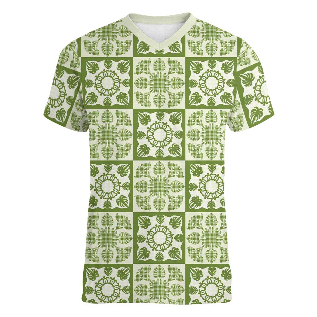 Omaomao Palaka Quilt Hawaii Women V-Neck T-Shirt Hawaiian Tropical Monstera Sea Turtle