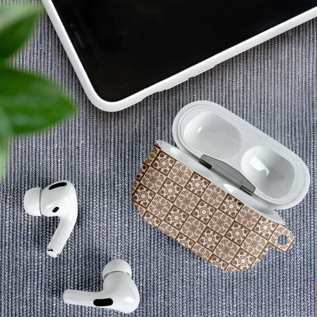 Beige Palaka Quilt Hawaii AirPods Case Hawaiian Tropical Monstera Sea Turtle