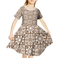 Beige Palaka Quilt Hawaii Kid Short Sleeve Dress Hawaiian Tropical Monstera Sea Turtle