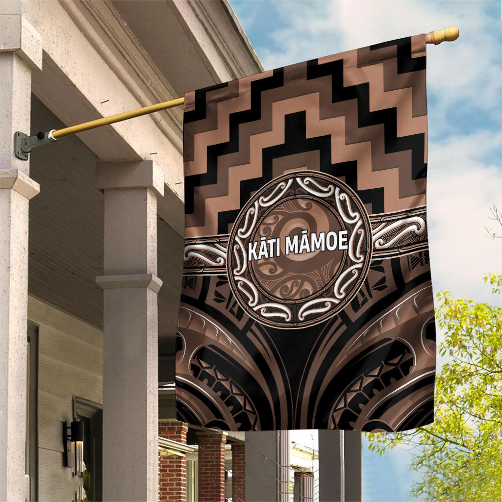 Aotearoa Kati Mamoe Garden Flag Maori Iwi Poutama Puhoro Tattoo LT14 House Flag Brown - Polynesian Pride