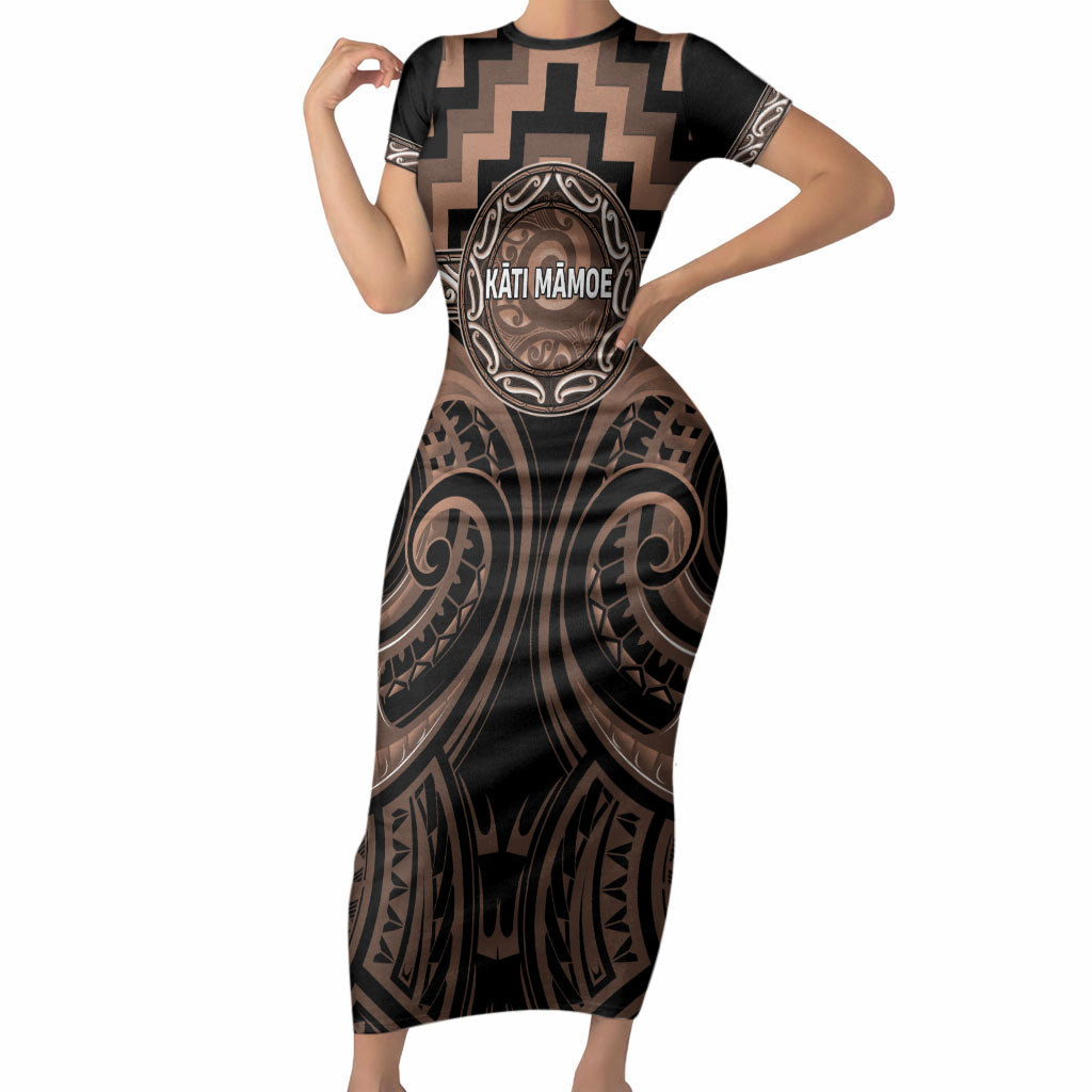 Aotearoa Kati Mamoe Personalised Short Sleeve Bodycon Dress Maori Iwi Poutama Puhoro Tattoo LT14 Long Dress Brown - Polynesian Pride