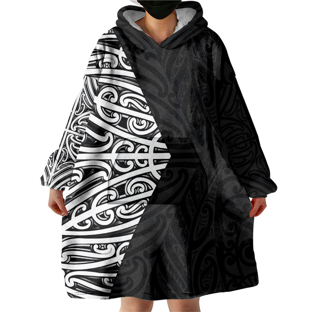 Black New Zealand Puhoro Maori Tattoo Wearable Blanket Hoodie LT14 - Polynesian Pride