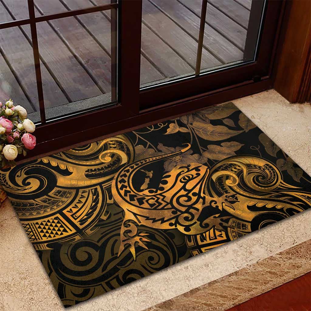 New Zealand Tuatara Rubber Doormat Aotearoa Maori Clematis Flowers - Gold