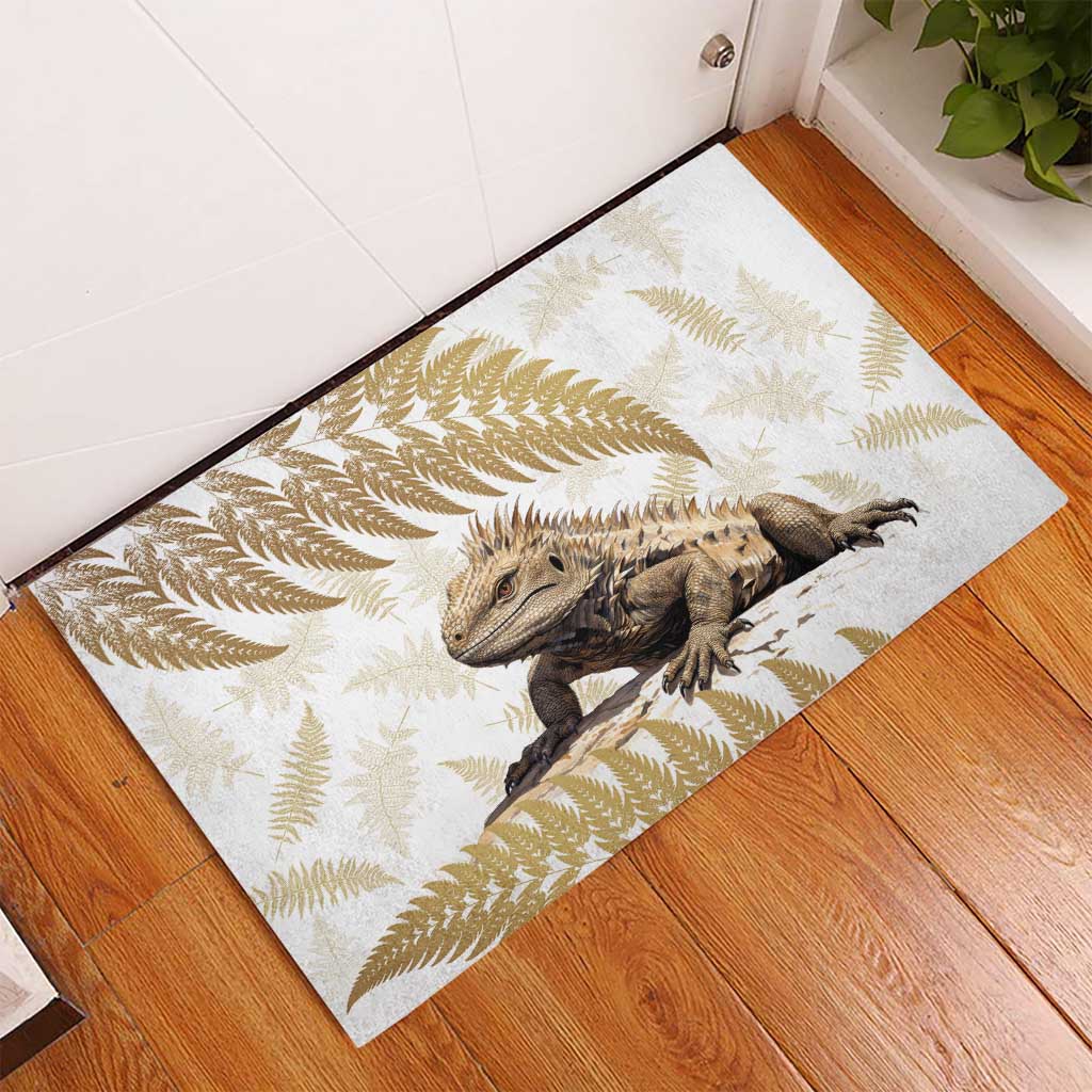 Gold New Zealand Tuatara Rubber Doormat Aotearoa Sphenodon Punctatus Silver Fern LT14 - Polynesian Pride