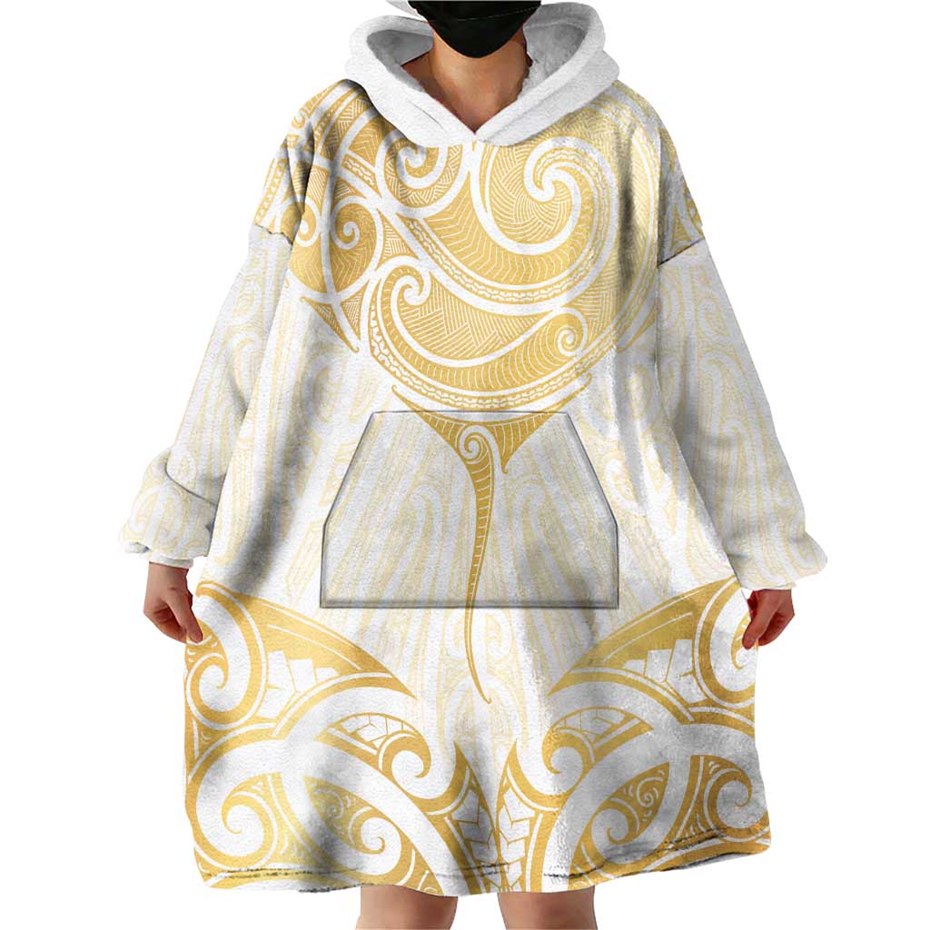 Gold White New Zealand Manta Ray Wearable Blanket Hoodie Aotearoa Maori Haehae - Polynesian Pride