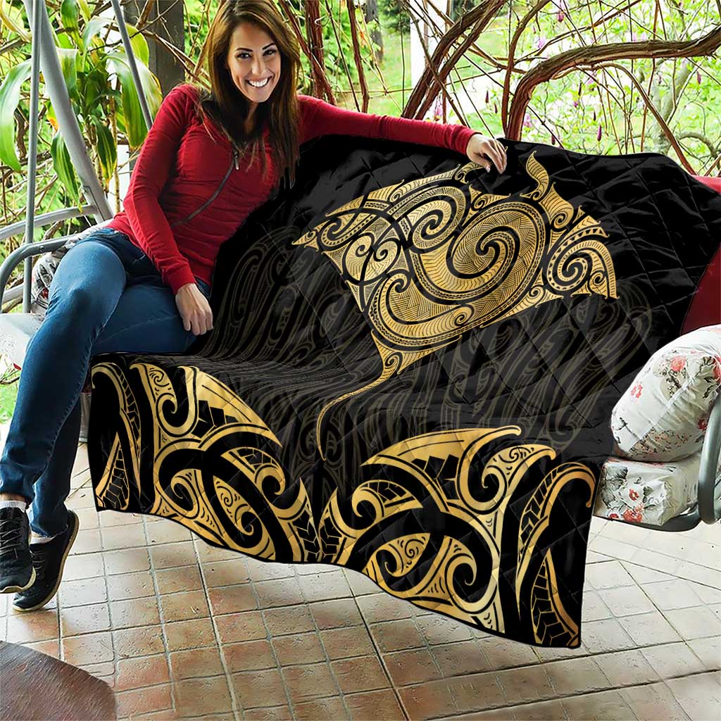 Gold Black New Zealand Manta Ray Quilt Aotearoa Maori Haehae - Polynesian Pride