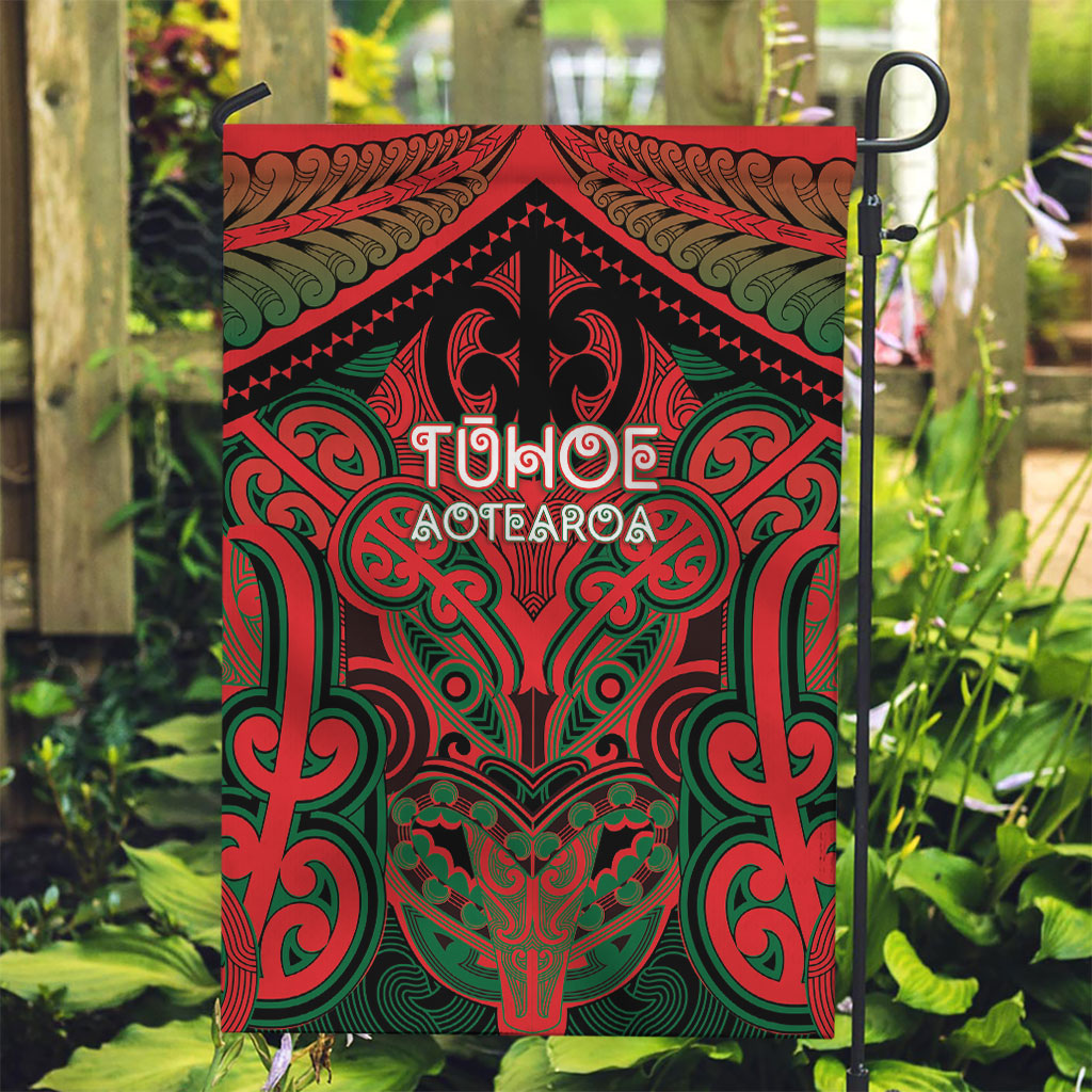 Aotearoa Iwi Tuhoe Garden Flag Maori Kowhaiwhai Pattern
