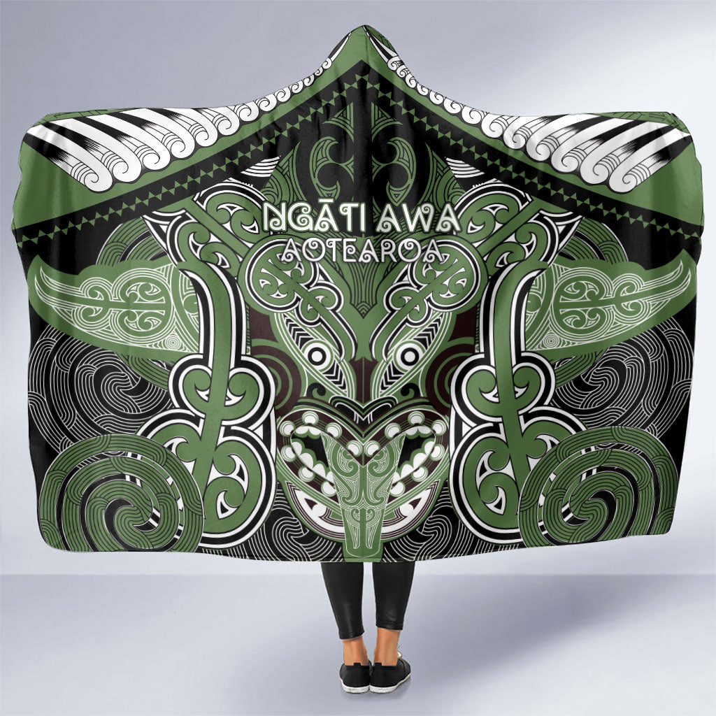 Aotearoa Iwi Ngati Awa Hooded Blanket Maori Kowhaiwhai Pattern