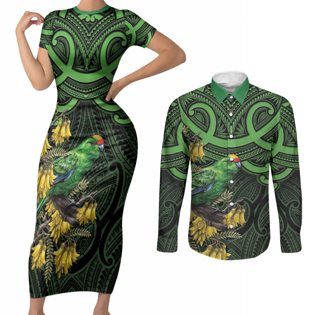 New Zealand Parakeet Bird Couples Matching Short Sleeve Bodycon Dress and Long Sleeve Button Shirt Maori Kakariki Kowhai Maori Pattern LT22 Green - Polynesian Pride