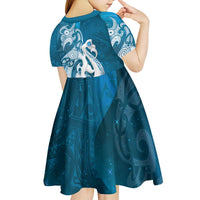 New Zealand Matariki Kid Short Sleeve Dress Maori Manaia Galaxy Silver Fern Blue Color