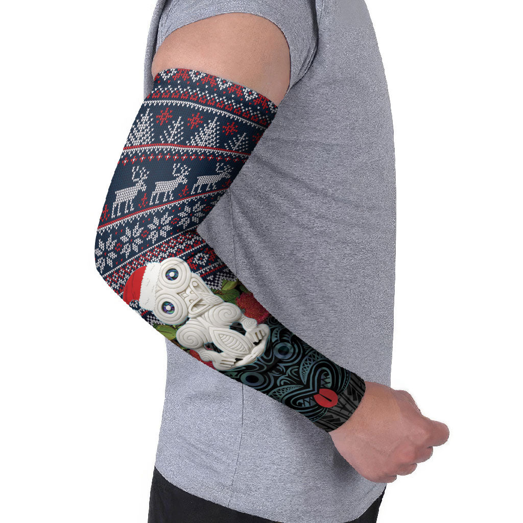 New Zealand Hei Tiki Christmas In July Arm Sleeves Pohutukawa Santa Xmas Polynesian Pattern LT22 - Polynesian Pride