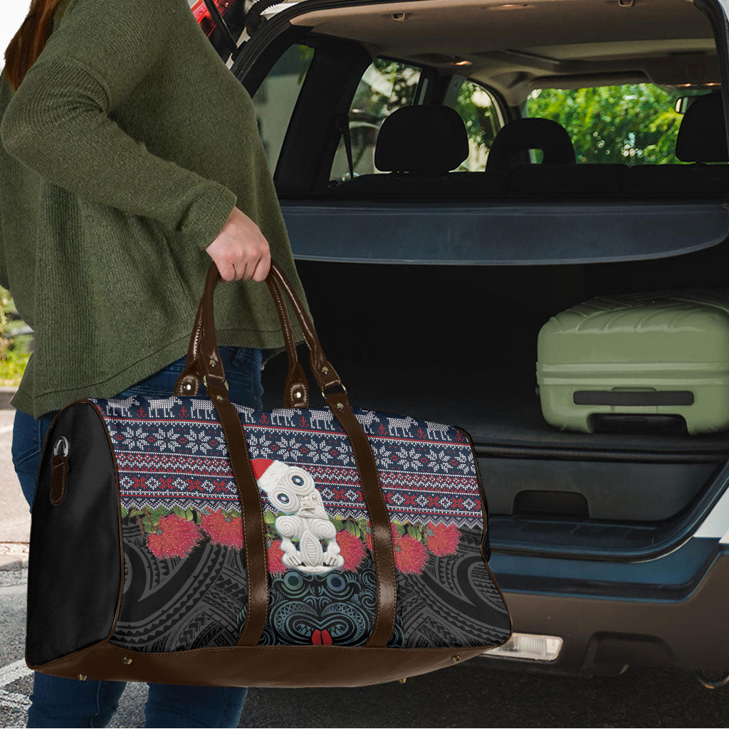 New Zealand Hei Tiki Christmas In July Travel Bag Pohutukawa Santa Xmas Polynesian Pattern LT22 - Polynesian Pride