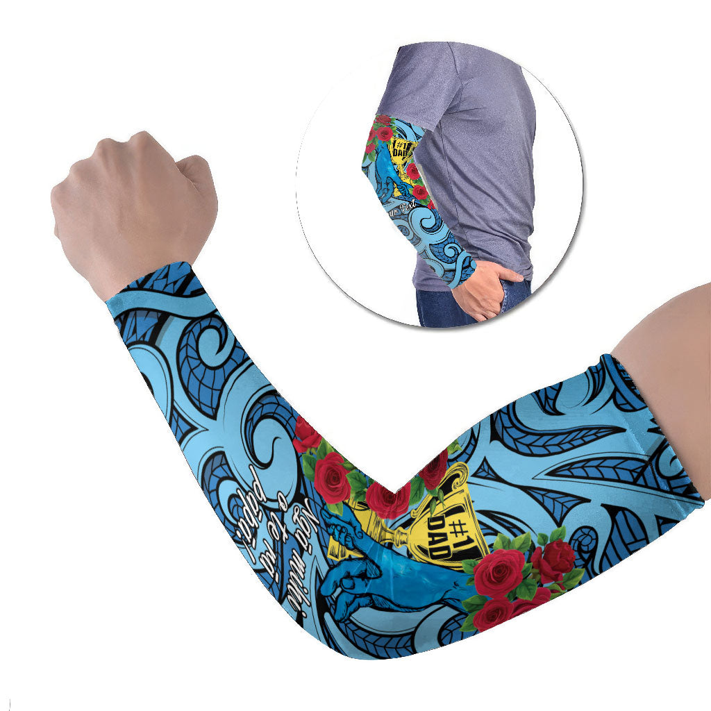 Personalised New Zealand Father's Day Arm Sleeves Best Dad Trophy Red Rose Maori Pattern LT22 Set of 2 Blue - Polynesian Pride