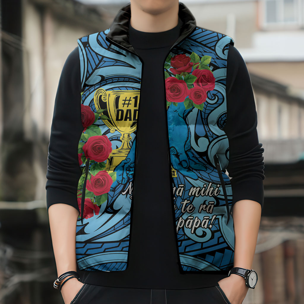 Personalised New Zealand Father's Day Sleeveless Puffer Jacket Best Dad Trophy Red Rose Maori Pattern LT22 - Polynesian Pride