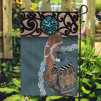 New Zealand Tui Bird Maripi Garden Flag Maori Weapon Kowhaiwhai Pattern LT22 Garden Flag Slate Blue - Polynesian Pride