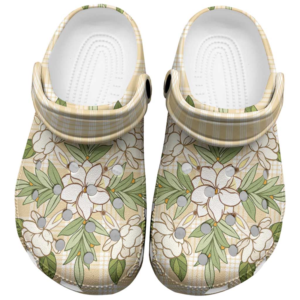 Squares Maile Leaf Clogs Shoes Beige Palaka Hawaiian Quilt Pattern - Polynesian Pride