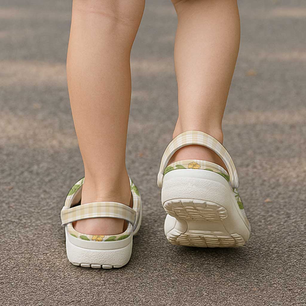 Squares Puakenikeni and Kalo Clogs Shoes Beige Palaka Hawaiian Quilt Pattern - Polynesian Pride