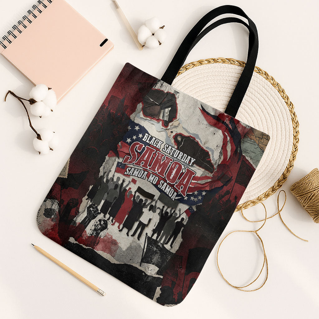 Samoa Black Saturday 1929 Tote Bag Mau Movement Vintage Newspaper Grunge Polynesian TS04 Black Strap One Size Black Red - Polynesian Pride