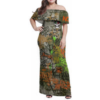 Yeah Nah Graffiti Skull New Zealand Slang Family Matching Off Shoulder Maxi Dress and Hawaiian Shirt Kiwi Grunge Brick Wall and Bold Urban Street Art