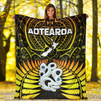 Aotearoa Fern Premium Blanket New Zealand Hei Tiki Gold Style LT13 - Polynesian Pride