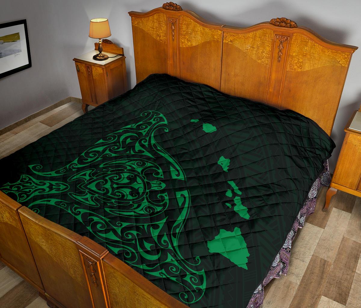 Rays Hawaii Map Polynesian Premium Quilt - Green - Polynesian Pride