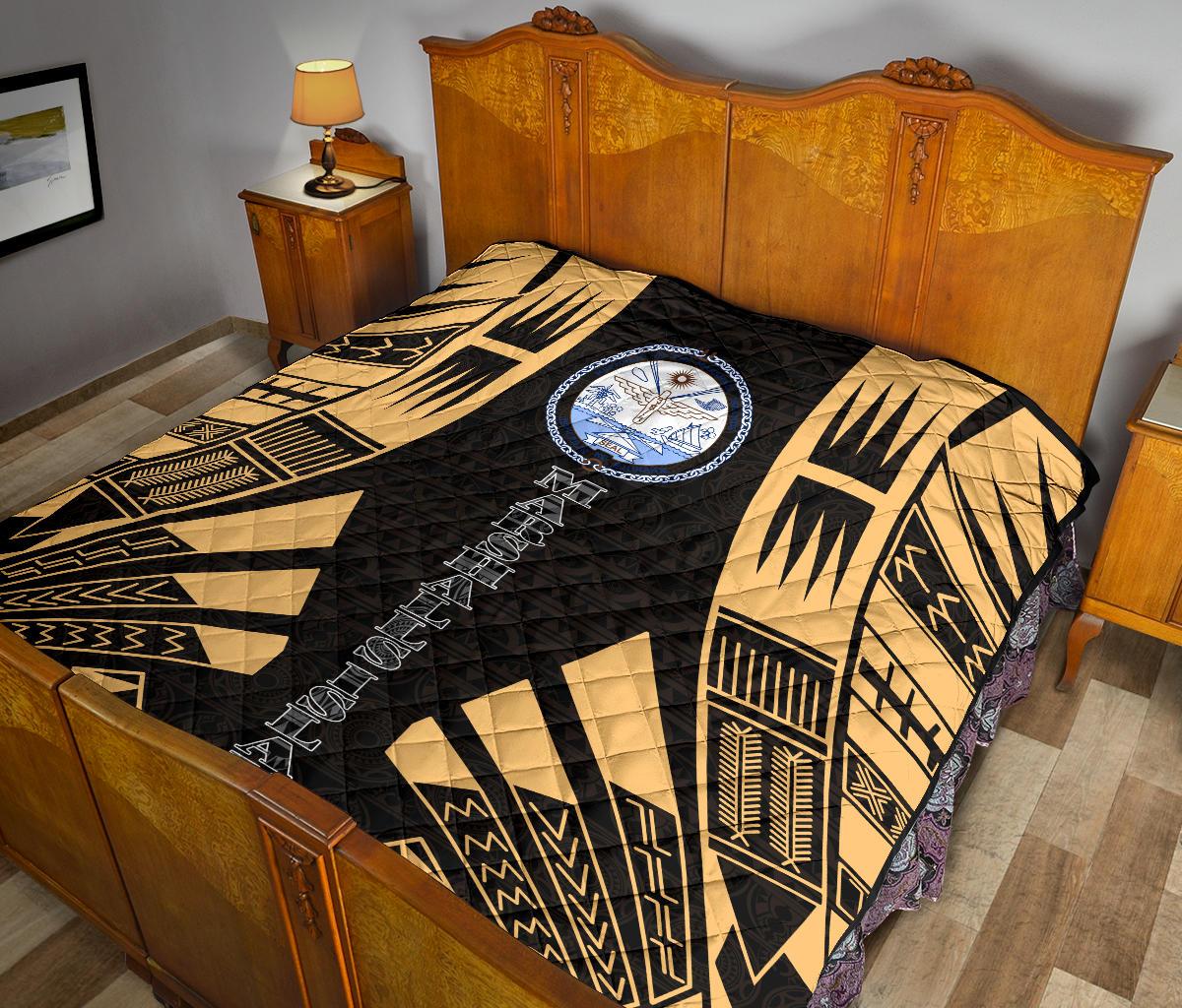 Marshall Islands Premium Quilt - Marshall Islands Seal Polynesian Gold Tattoo - Polynesian Pride