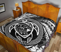 Hawaiian Kanaka Honu Hibiscus Tornando White Polynesian Premium Quilt - Polynesian Pride