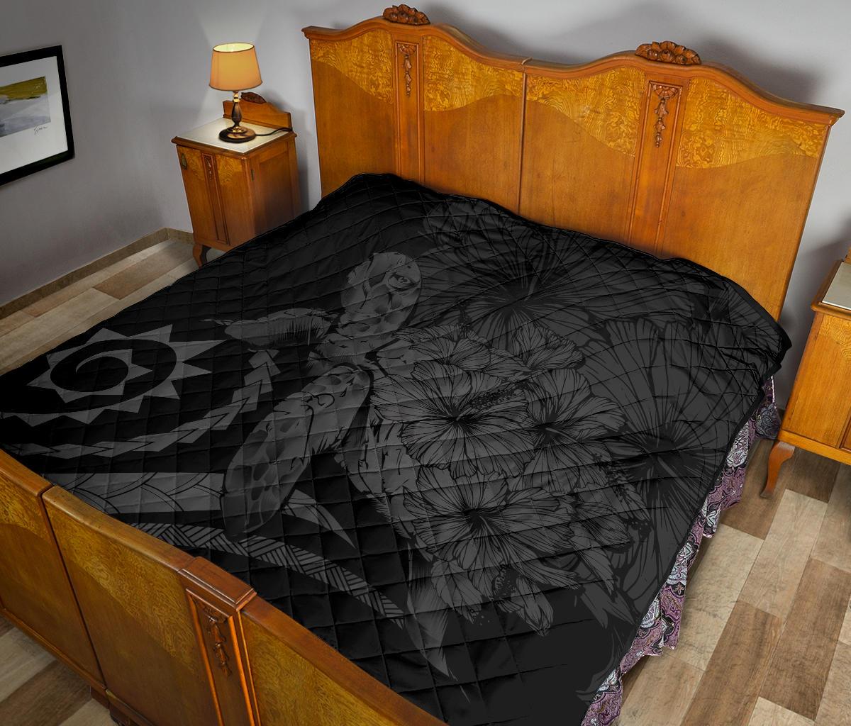 Hawaii Turtle Hibiscus Polynesian Vintage Premium Quilt - Gray - Polynesian Pride