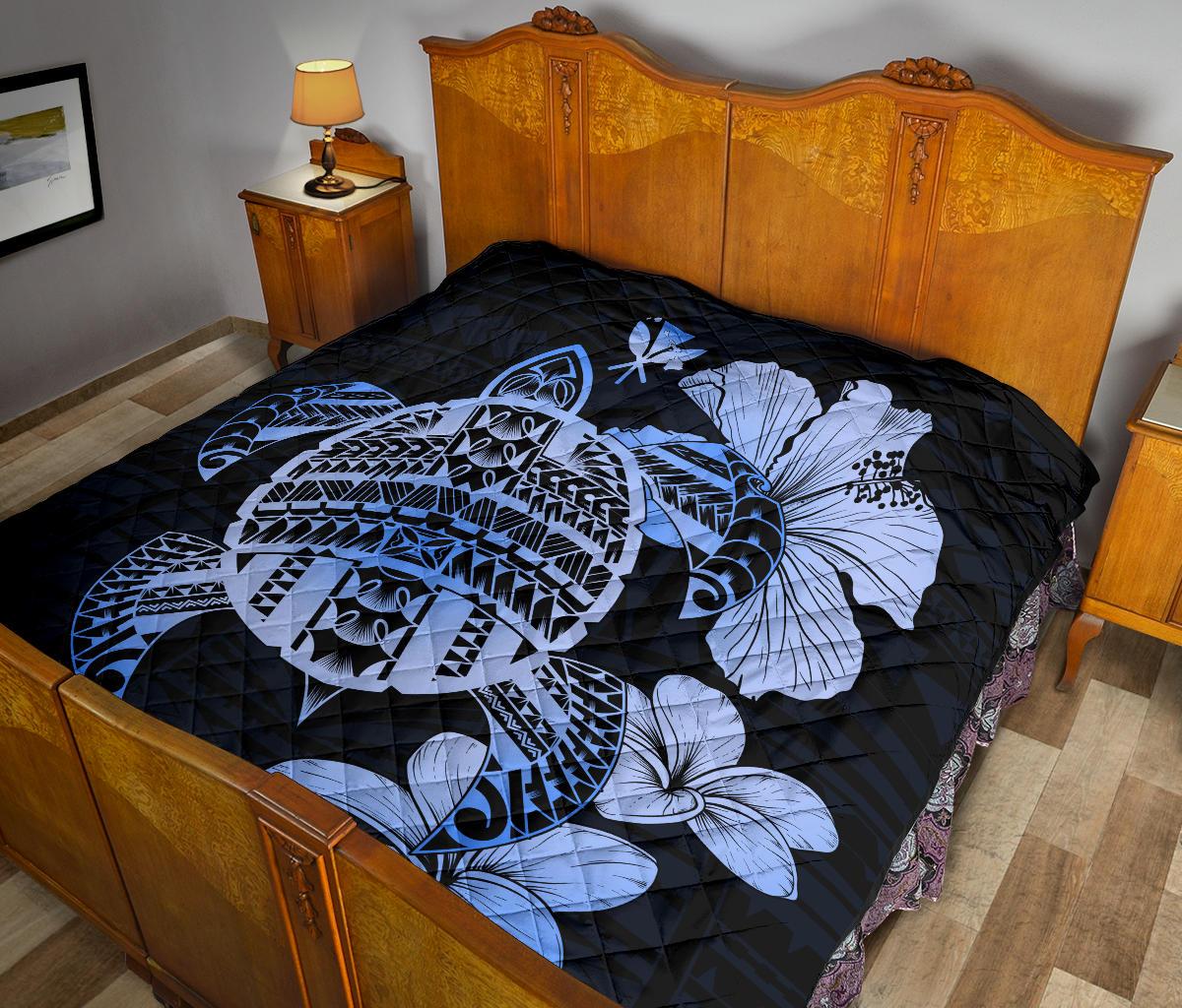 Hawaiian Kanaka Hibiscus Plumeria Mix Polynesian Turtle Premium Quilt Blue AH - Polynesian Pride