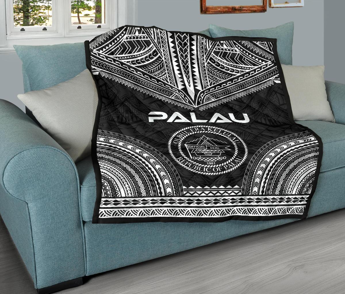 Palau Premium Quilt - Palau Seal Polynesian Chief Black Version - Polynesian Pride