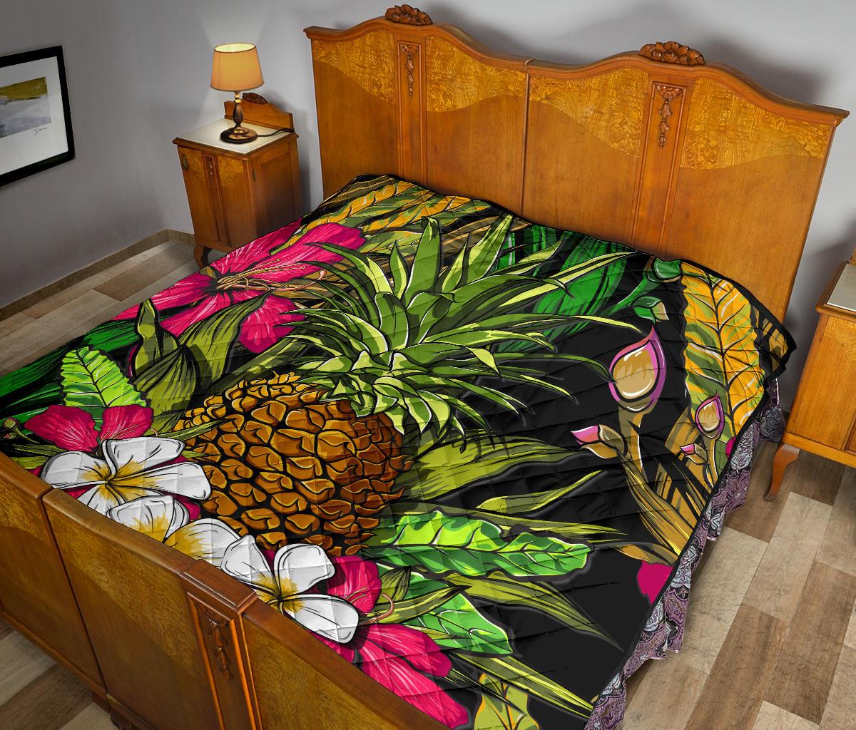 Hawaii Tropical Flowers Pineapple Premium Quilt - Polynesian Pride