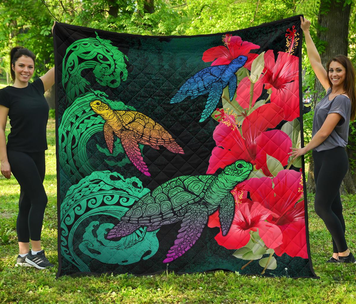 Hawaii Turtle Wave Hibiscus Premium Quilt - Unia Style Black - Polynesian Pride