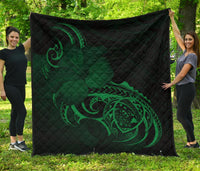 Hawaii Map Turtle Hibiscus Divise Green Polynesian Premium Quilt Green - Polynesian Pride